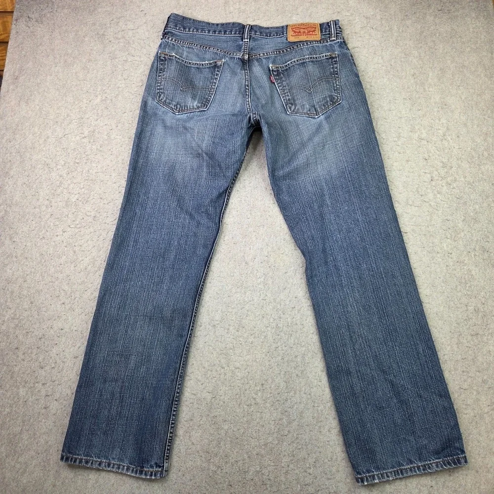 Levi's 559 Jeans Men's Size 34x32 Blue Fade Denim Straight Leg Fit‎ Distressed